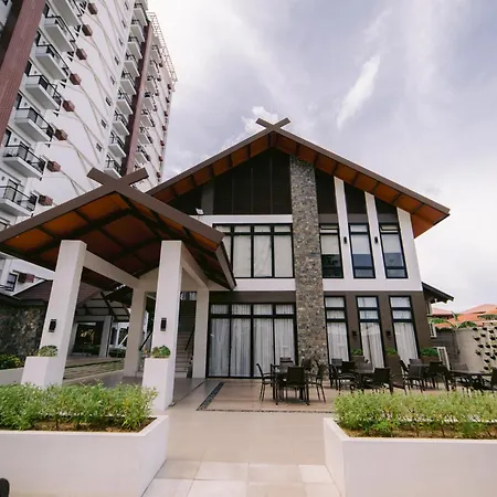 Alexandrite Studio At Royal Oceancrest Condominium